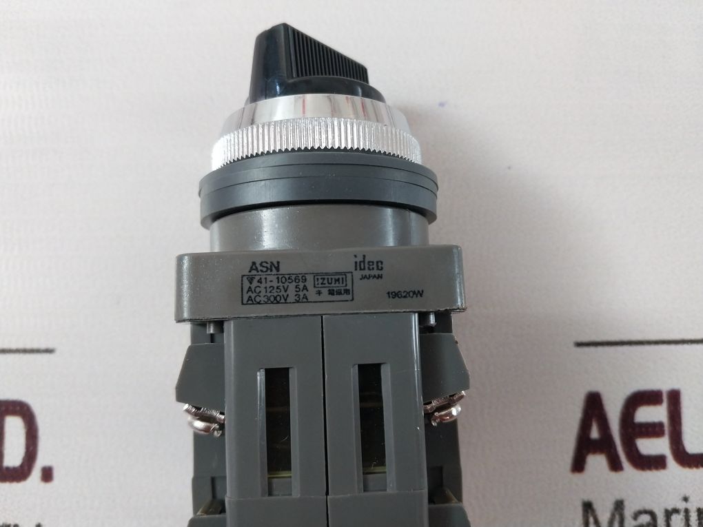 Idec Izumi Asn 41-10569 Selector Switch