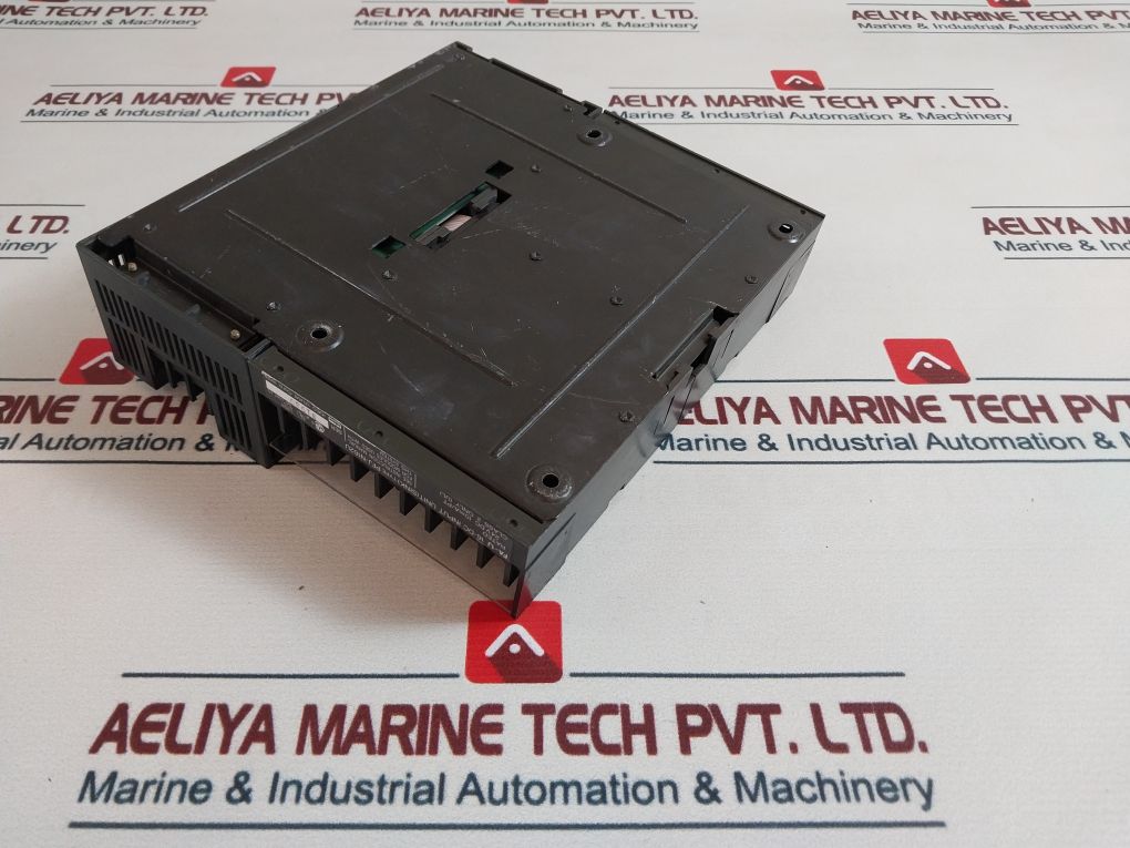 Idec Izumi Fa-2 Pfj-n162U Programmable Controller With Modules 12-28Vdc