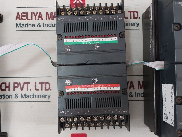Idec Izumi Fa-2 Programmable Logic Controller 24 Vdc Output /Input Unit Pfj-dp2U