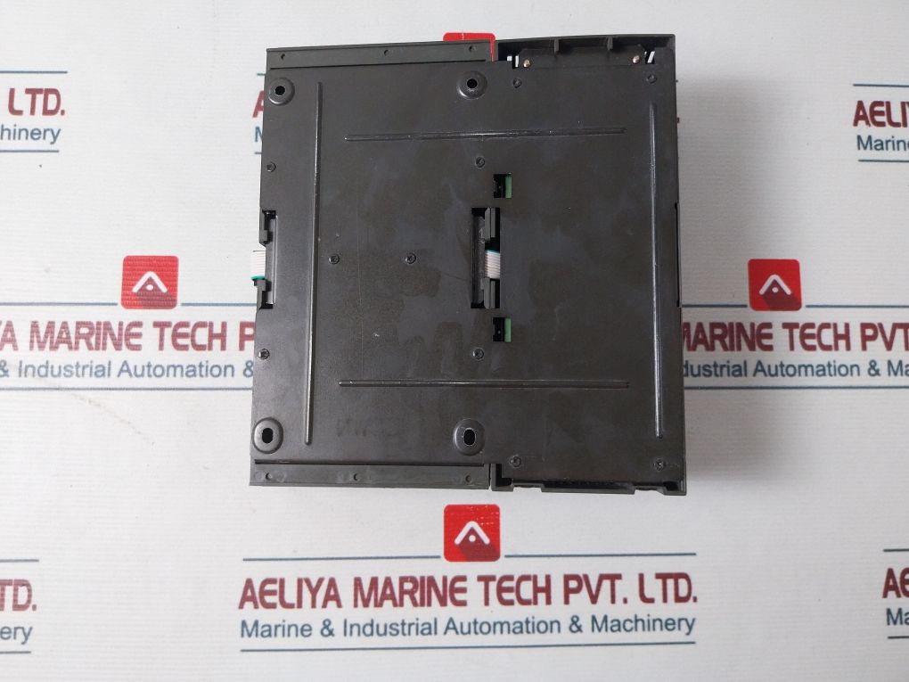 Idec Izumi Pf2J-cpu1Dceu 16-dc Input Unit/16-transistor Output Unit