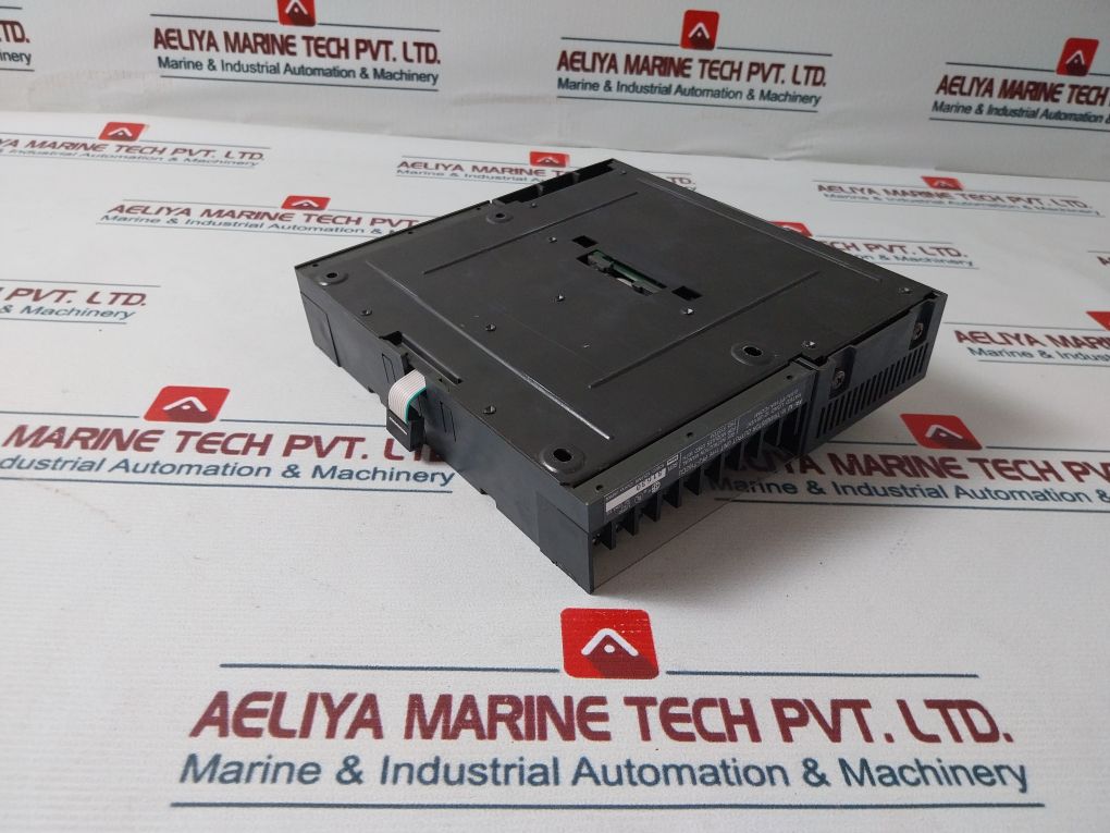 Idec Izumi Pf2J-cpu1Dceu 16-dc Input Unit/16-transistor Output Unit