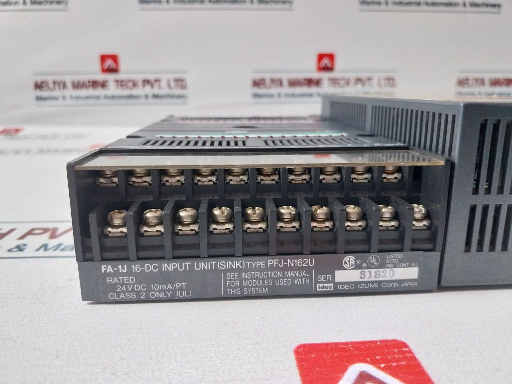 Idec Izumi Pf2J-cpu1Dceu 16-dc Input Unit/16-transistor Output Unit