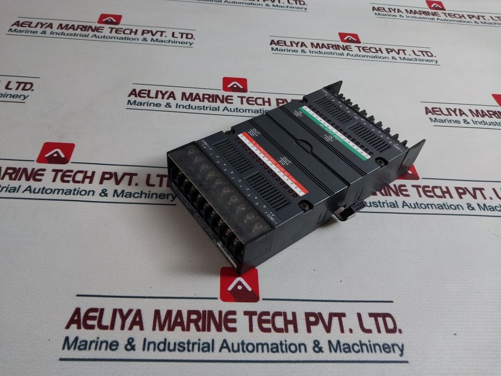 Idec Izumi Pfj-n162U Plc Relay Input Output Unit 12-28 Vdc