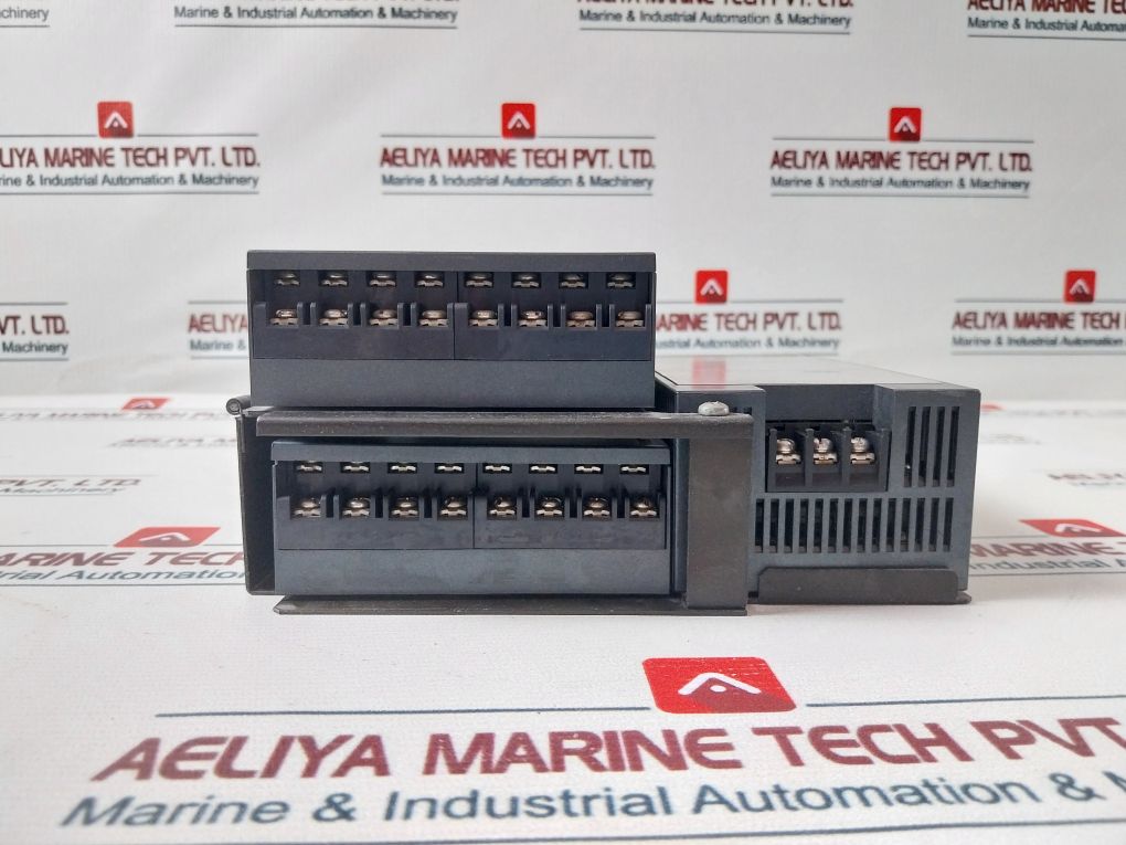 Idec Izumi Pfj-ps1Dcu Expansion Power Supply Unit