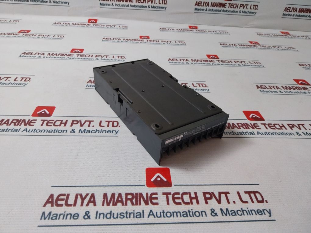 Idec Izumi Pfj-t081U 8-relay Output Unit 110Vac/220Vac 5A/2A