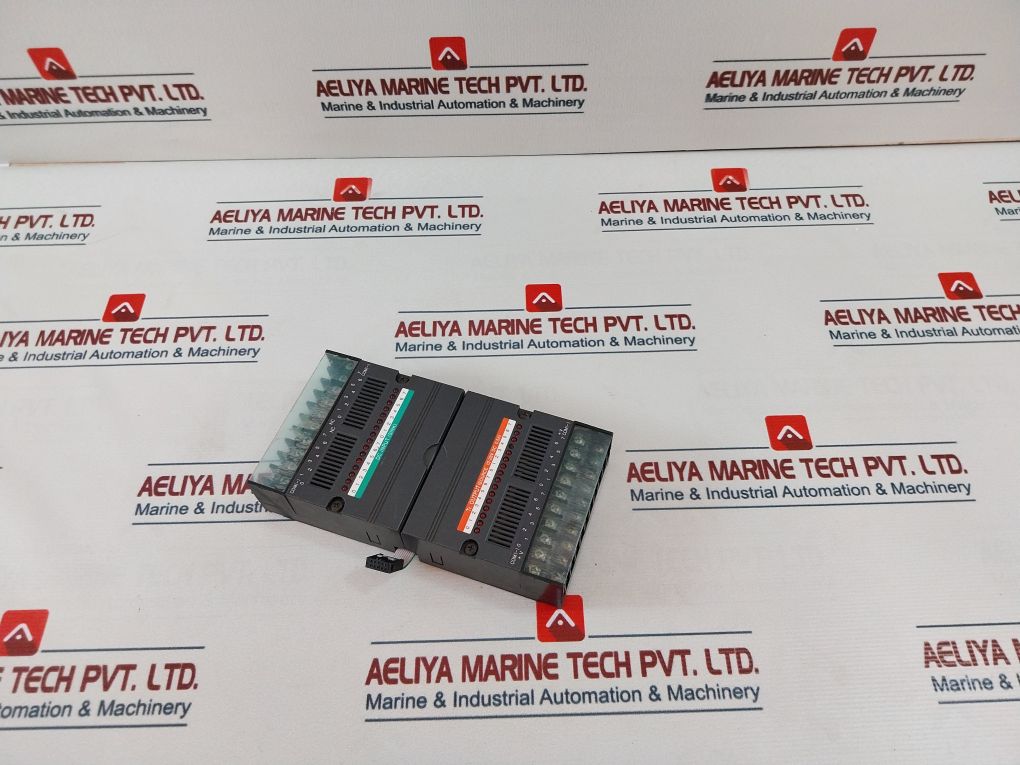 Idec Izumi Pfj-n162U Plc Relay Input Output Unit 12-28Vdc