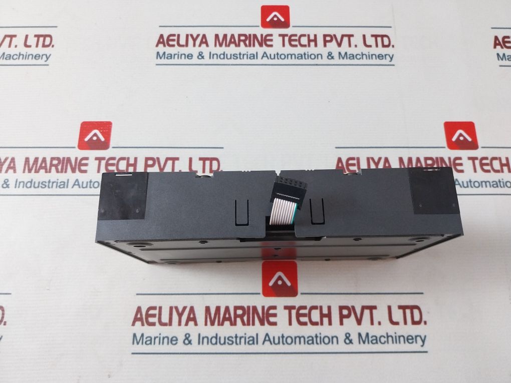 Idec Izumi Pfj-t162Cu 16-transistor Output Unit