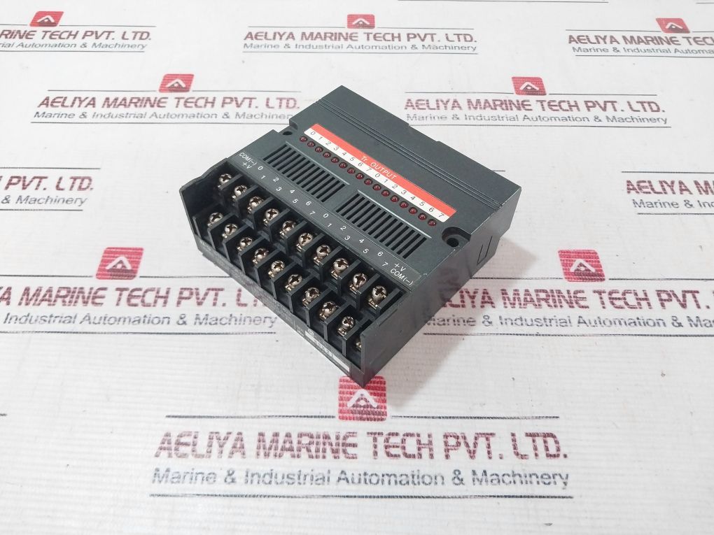 Idec Izumi Pfj-t162U 16-transistor Output Unit