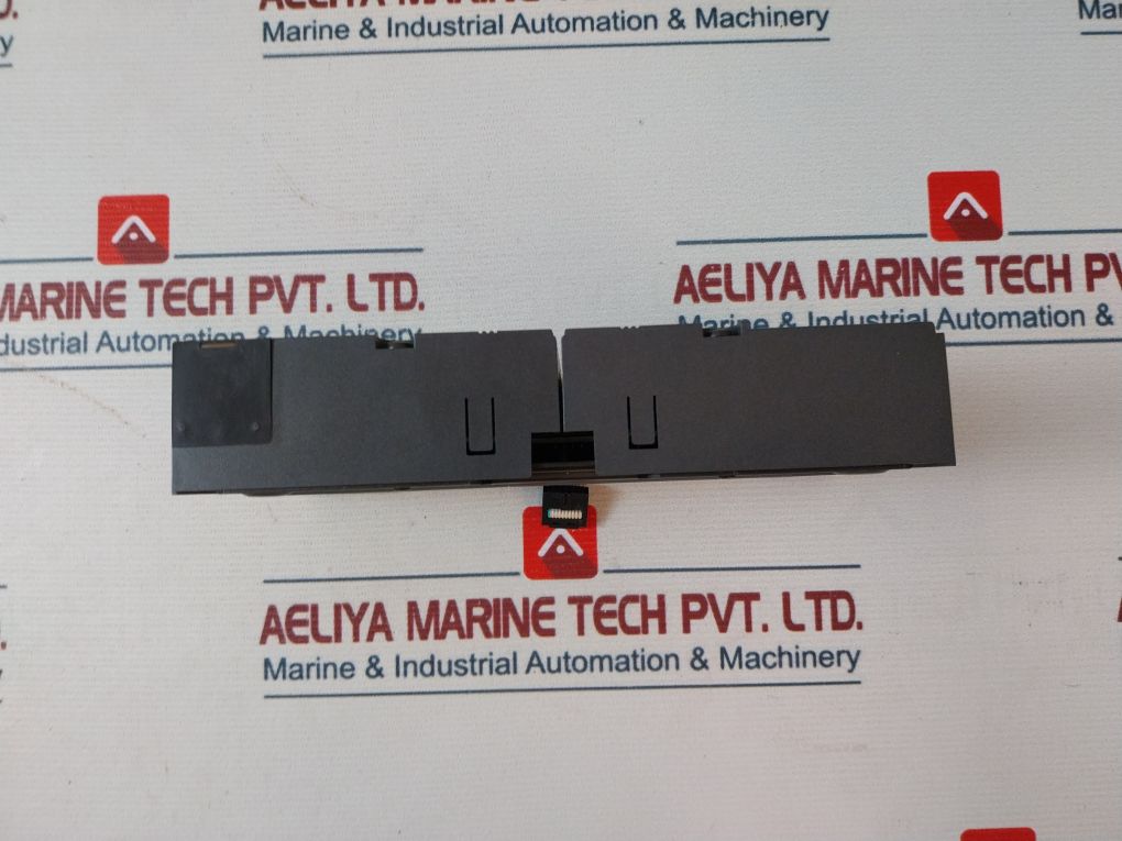 Idec Pfj-n162U 16-dc Input/8-relay Output Unit Pfj-t081U