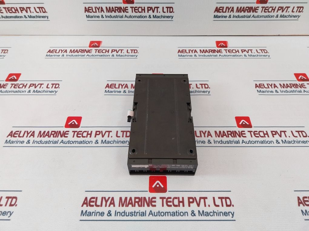 Idec Izumi Pfj-t081U Dc Relay Input/Output Unit Pfj-n162U
