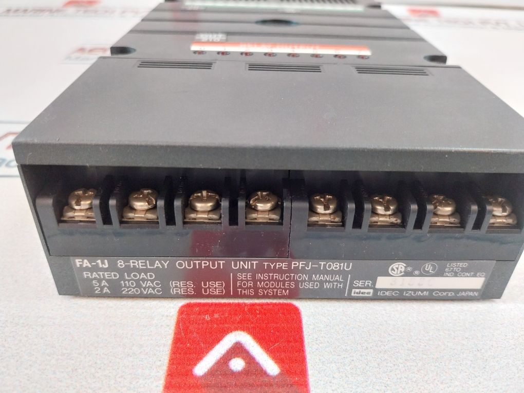 Idec Izumi Pfj-t081U Dc Relay Input/Output Unit Pfj-n162U