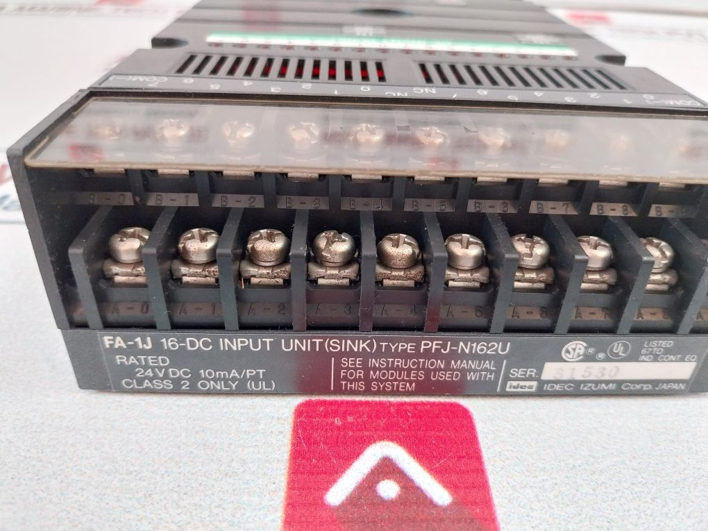 Idec Izumi Pfj-t081U Dc Relay Input/Output Unit Pfj-n162U