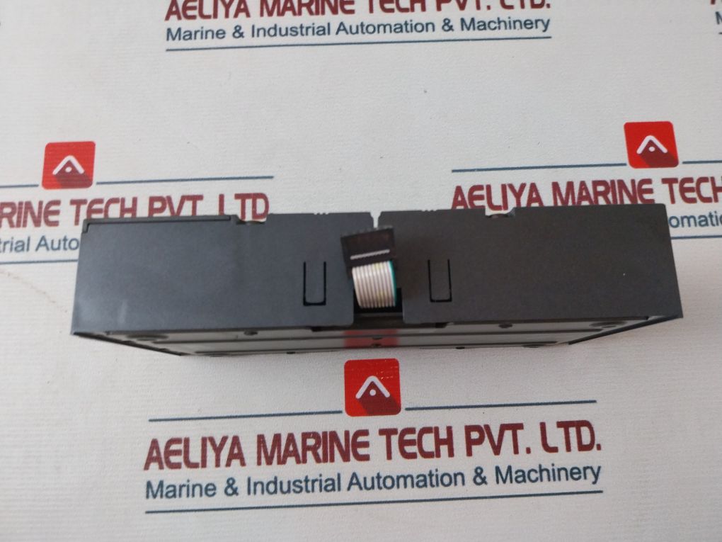 Idec Pfj-t081U 8-relay Output Unit 5A 220 Vac