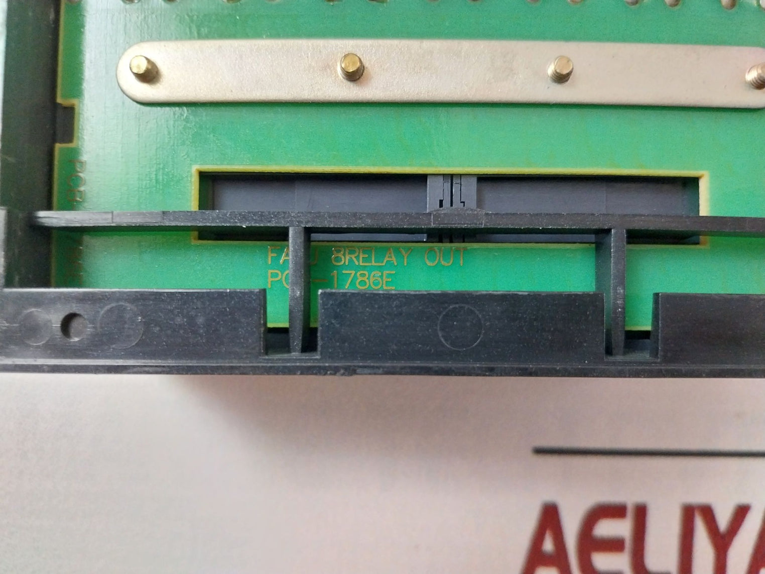 Idec Pfj-t081U Relay Output Unit