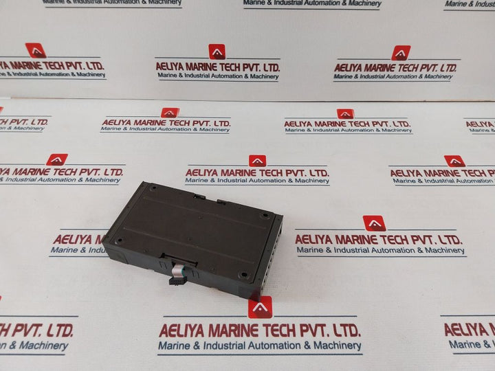 Idec Izumi Pfj-t162Cu Transistor Dc Input/Output Unit Pfj-n162U