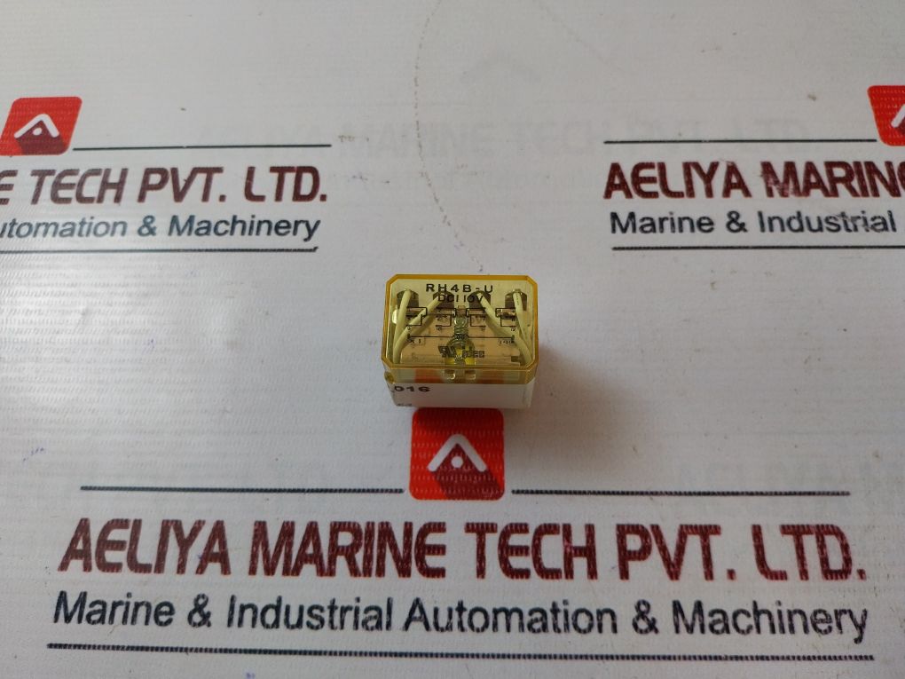 Idec Rh4B-u Power Relay 5A 240Vac