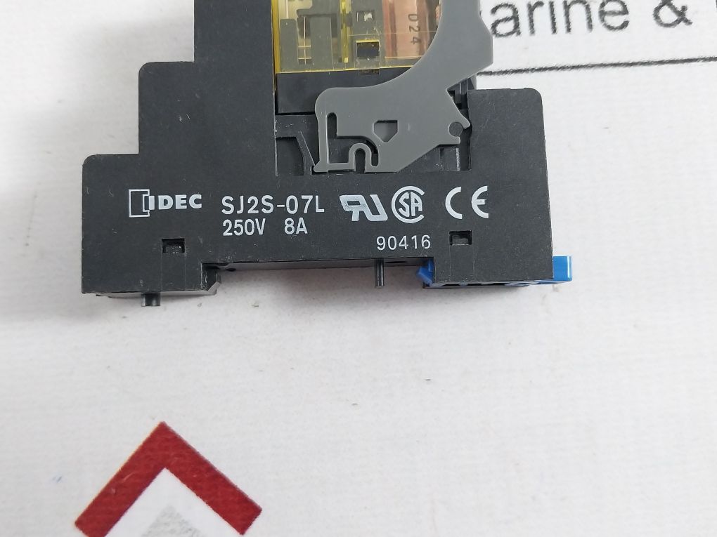 Idec Rj2S-cl-d24 Relay With Sj2S-07L Socket