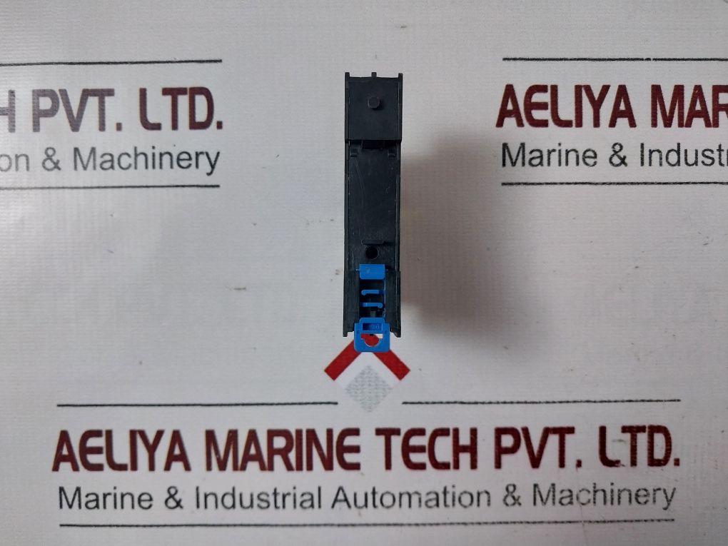 Idec Rj2S-cl-d24 Relay With Sj2S-07Lw Socket