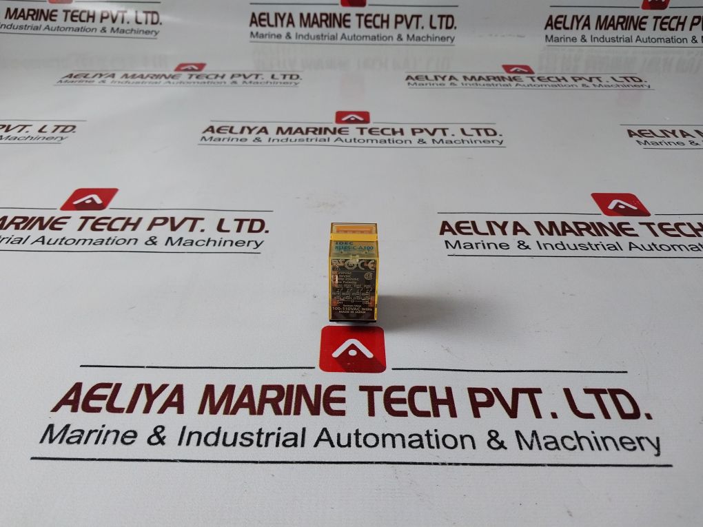 Lot Of 2X Idec Ru4S-c-a100 Relay 100-110Vac 50/60Hz