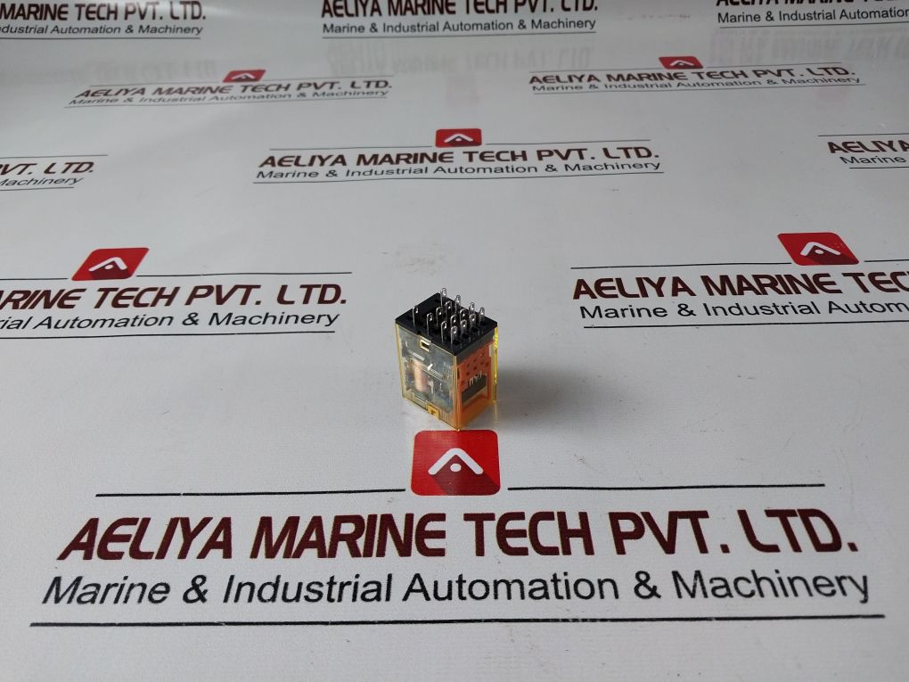 Lot Of 2X Idec Ru4S-c-a100 Relay 100-110Vac 50/60Hz