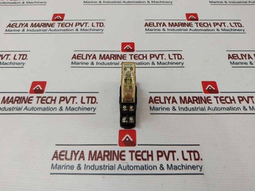 Idec Ry2S-ul Relay With Base 15A 120Vac