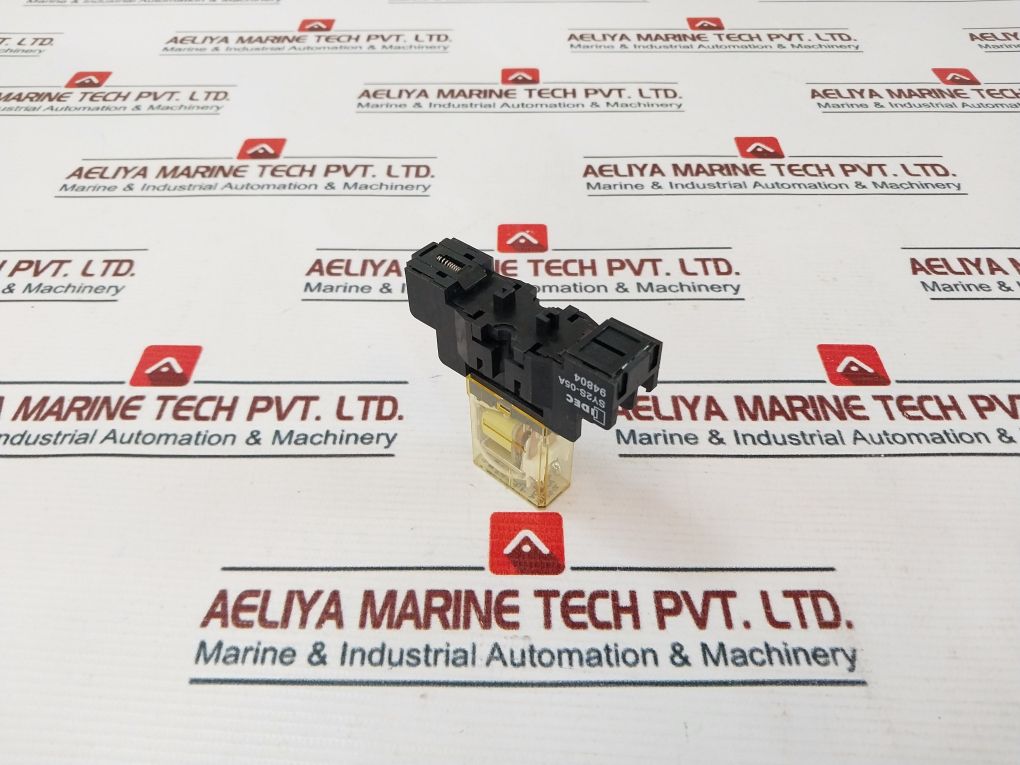 Idec Ry2S-ul Relay With Base 15A 120Vac