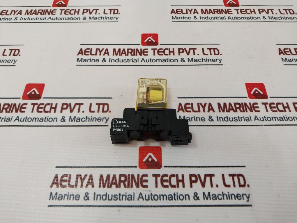 Idec Ry2S-ul Relay With Base 15A 120Vac