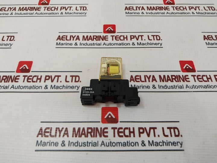 Idec Ry2S-ul Relay With Base 15A 120Vac