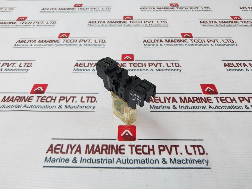 Idec Ry2S-ul Relay With Base 3A 120-240Vac