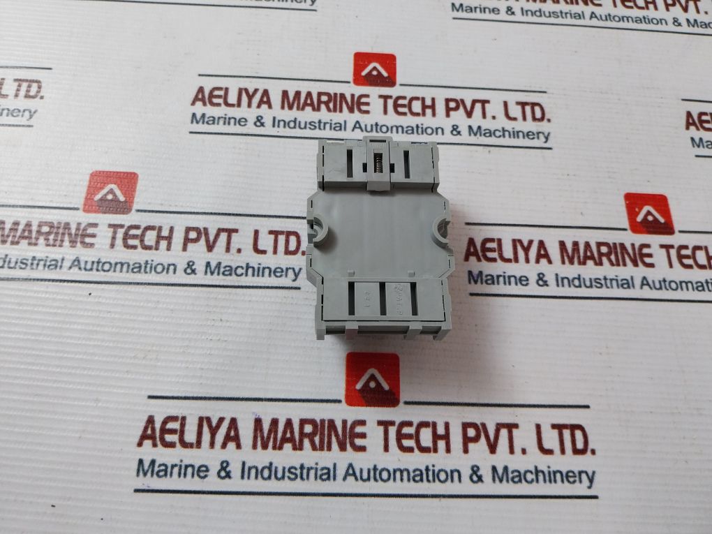Idec Sh4B-05C Relay Socket
