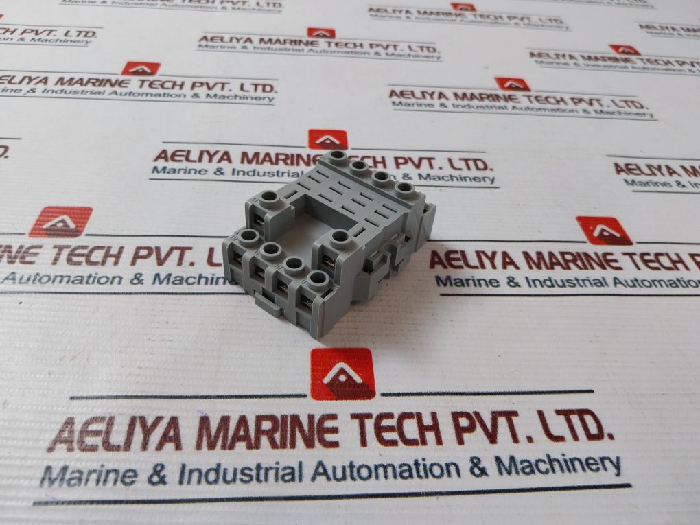 Idec Sh4B-05C Relay Socket