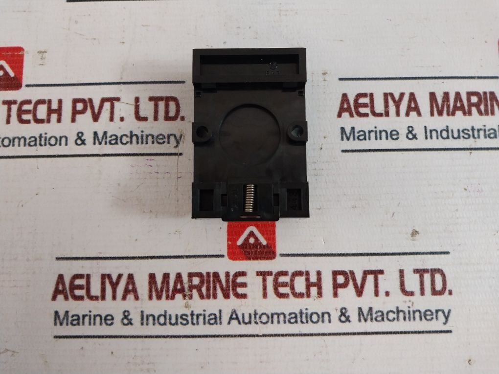 Idec Sr2P-06B Relay Socket