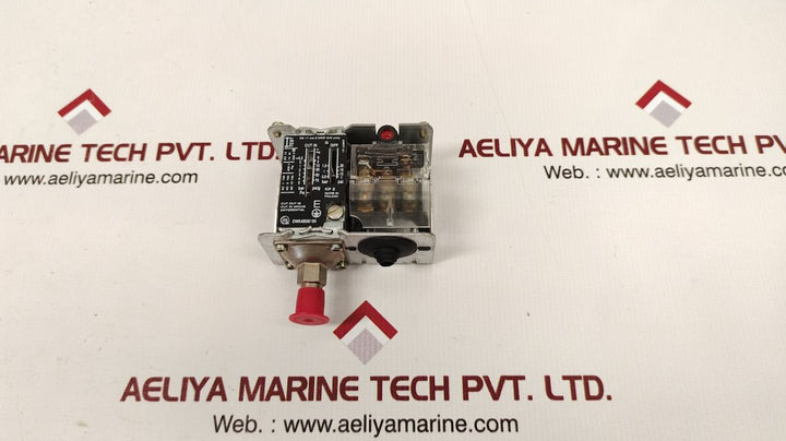 Danfoss 060-112066 low pressure control switch kp2