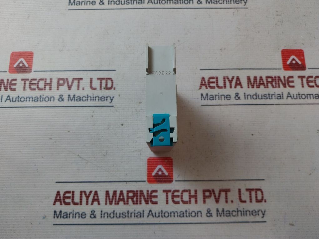 Innovative 24 Vdc Universal Signal Isolator