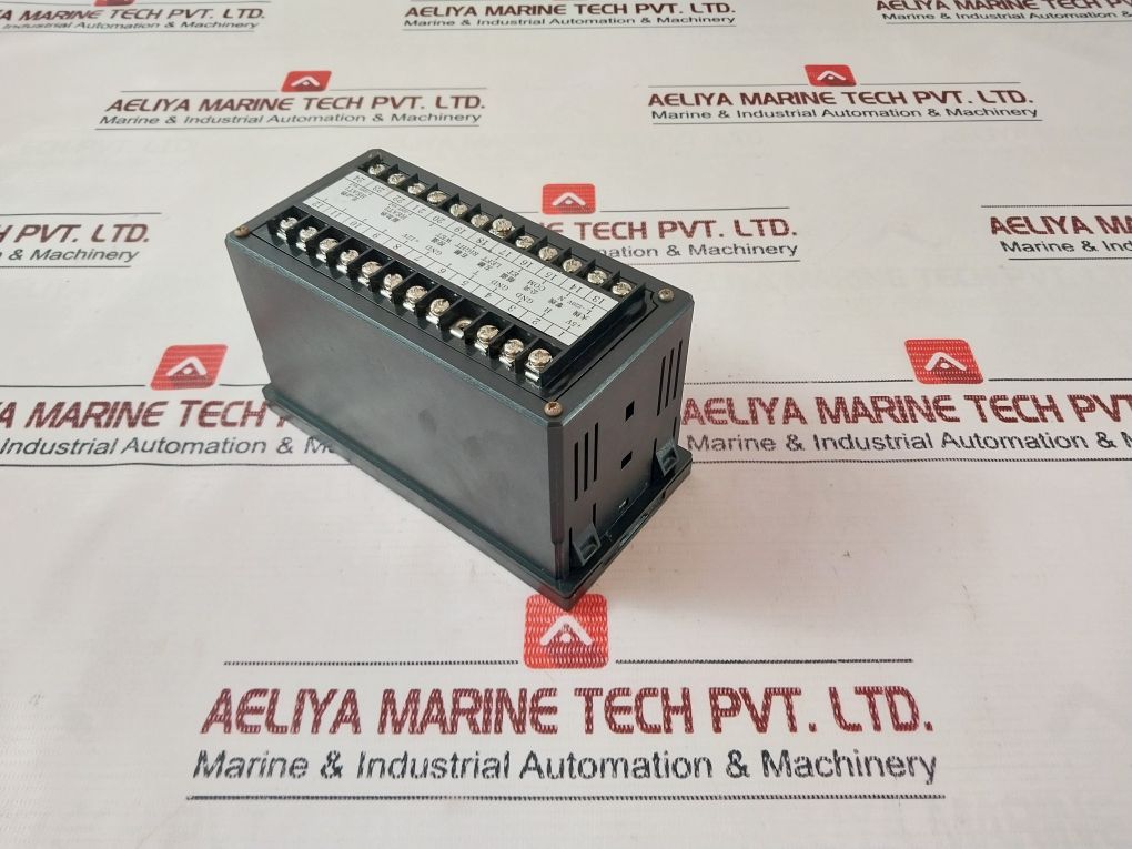 Intelligent Instruments Xm-18 Four Display Automatic Incubator Controller