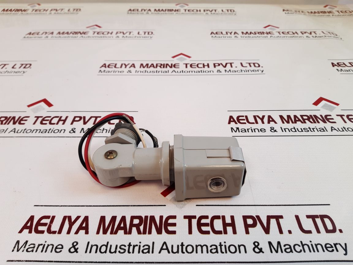 Intermatic K4221C Photocontrol Stem And Swivel Mount