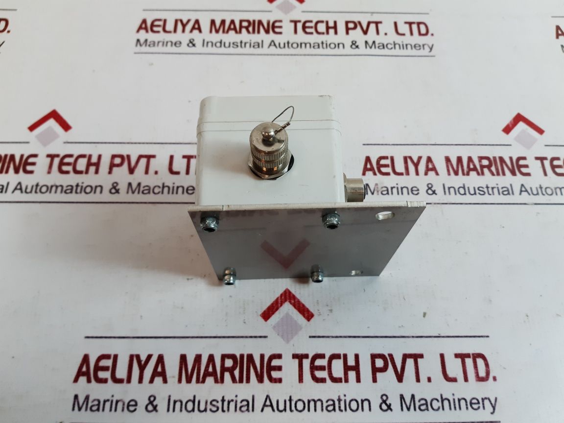 International Technology Crank Angle J-box