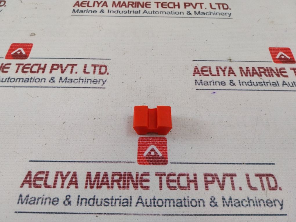 Lot Of 8X Iron 867 Coupling Element 17