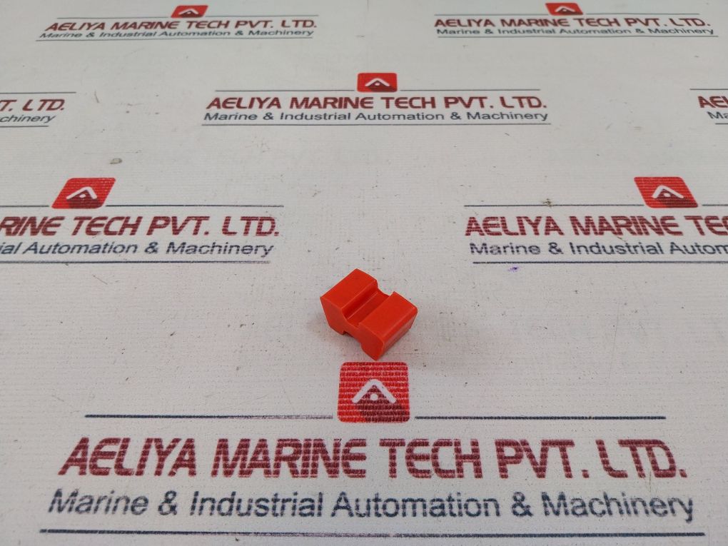 Lot Of 8X Iron 867 Coupling Element 17