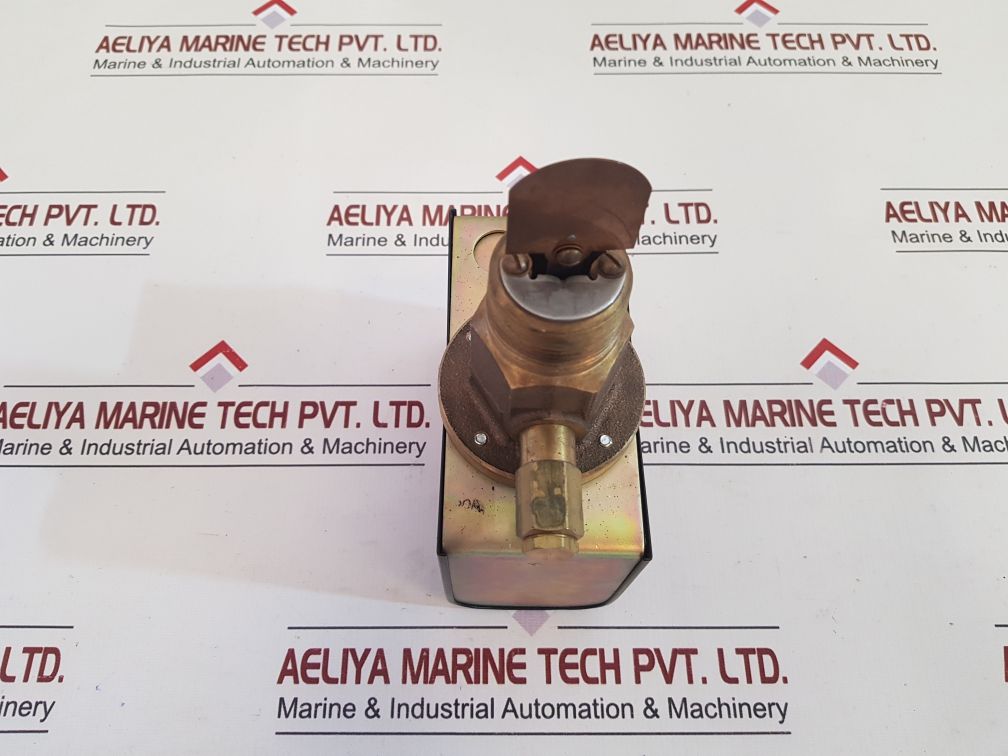 Itt Fs7-4-j Mcdonnell Flow Switch