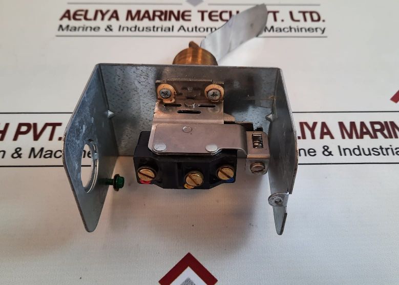 Johnson controls f61kb-11c flow control switch