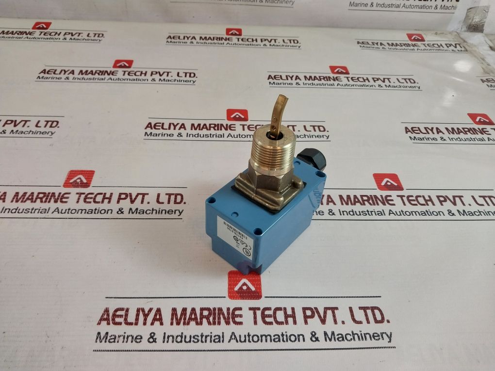 Johnson Controls F61Tb-9100 Liquid Flow Switch 1553.427