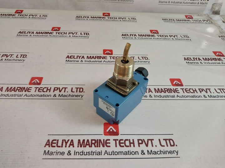 Johnson Controls F61Tb-9100 Liquid Flow Switch 1553.427
