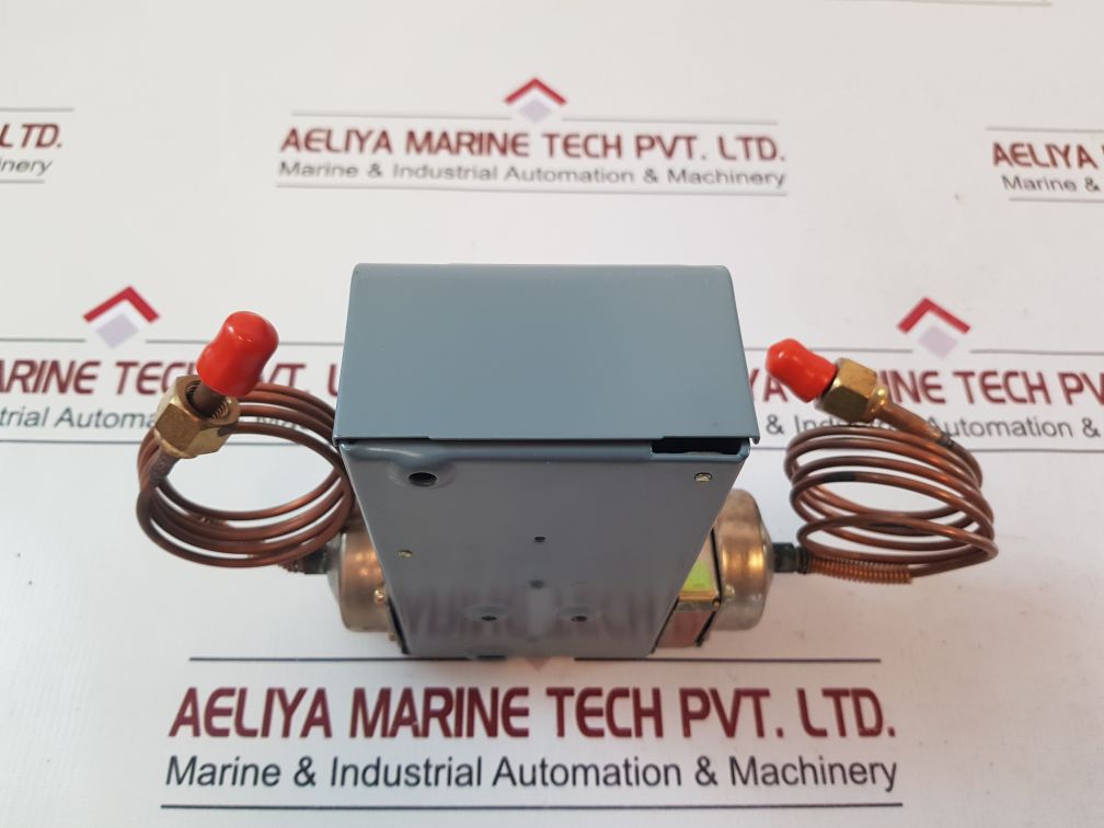 Johnson Controls P28Aa-1C Oil Failure Cutout 120/240 Vac