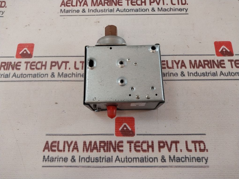 Johnson Controls P47Ga-9 Steam Pressure Limit Controls