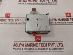 Johnson Controls P47Ga-9 Steam Pressure Limit Controls