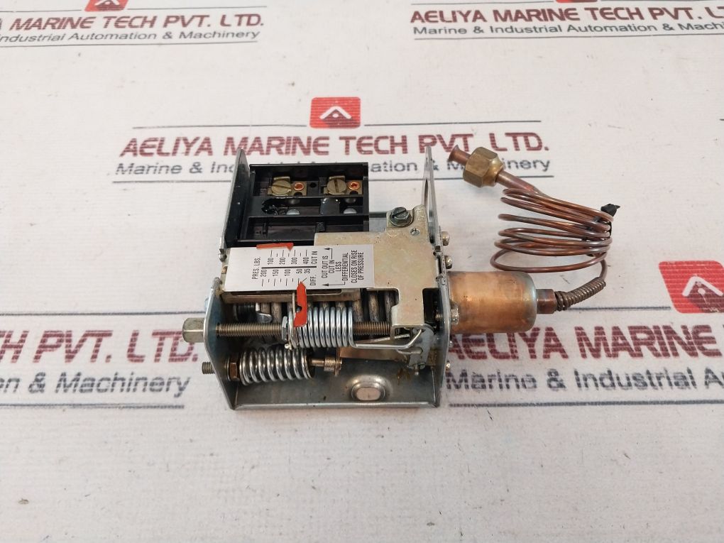 Johnson Controls P70Aa-118 Pressure Fan Cycling Control