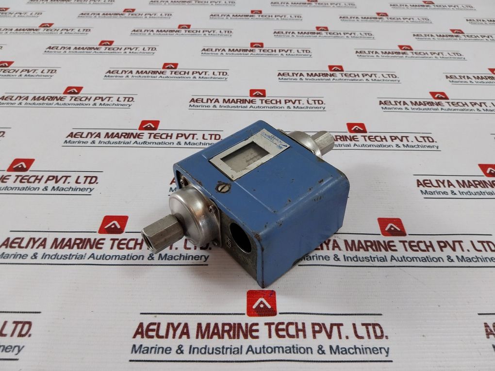 Johnson Controls P74Ea-9700 Differential Pressure Switch