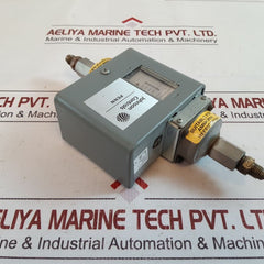Johnson Controls P74Ea-9701 Pressure Control 1-4 Bar