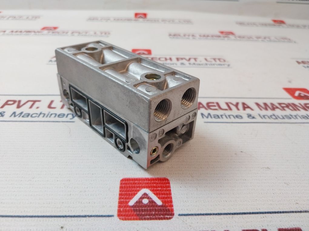 Joucomatic 355 00 088 Joinable Subbase With Side Ports Housing Valve